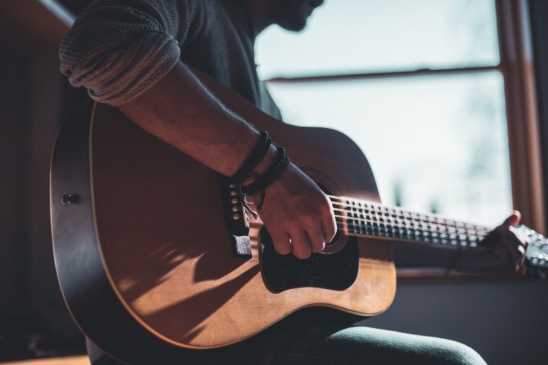 How to Become a Paid Songwriter - Guitar player