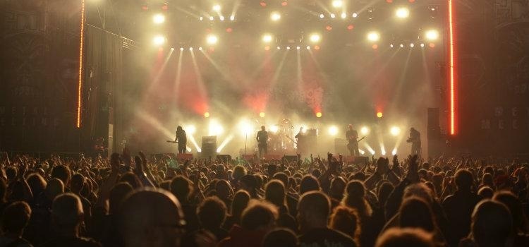 Meet the Band Managers: A Guide to Music Management - live performance