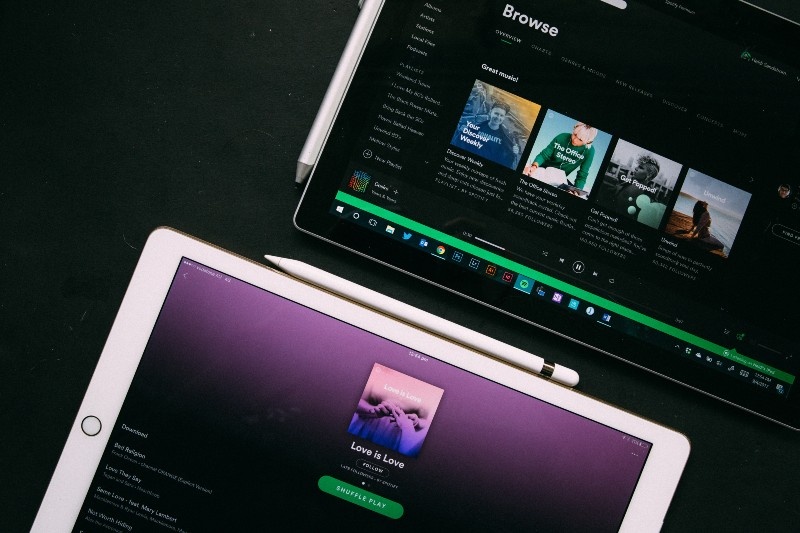 How to Create an EPK for Musicians - Make sure to include clear links to your music on YouTube, Spotify, Soundcloud or anywhere else